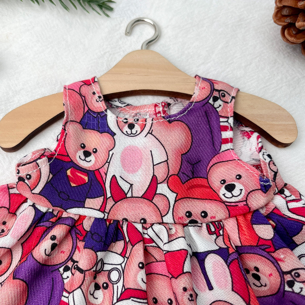 Alice's Clothes